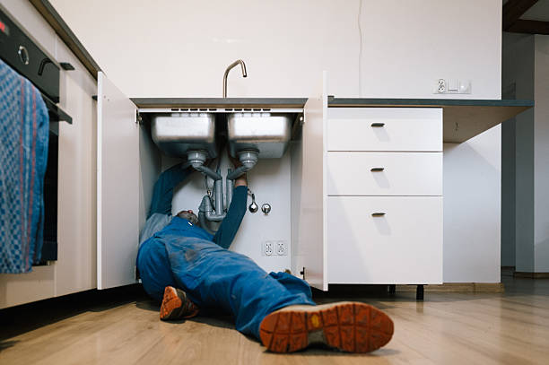 Professional Emergency Plumber technician working in Green Valley, MD